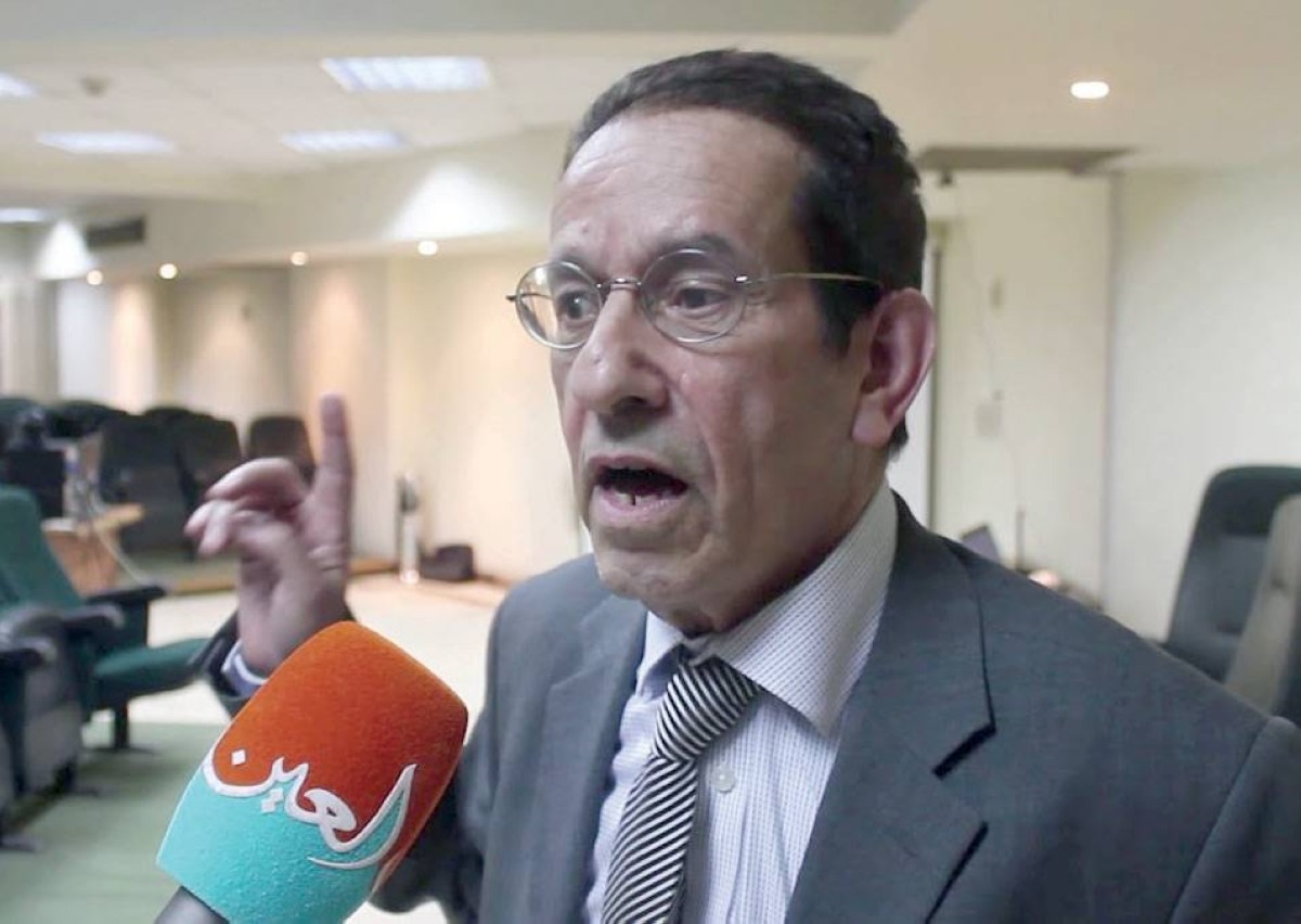 خطى المتنبي الهاربة بين ميمين