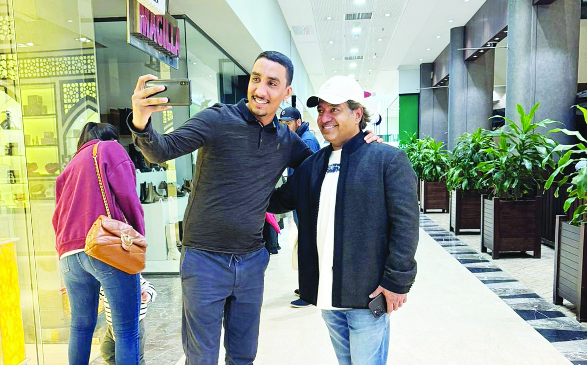 راشد الماجد مع معجبيه في المغرب