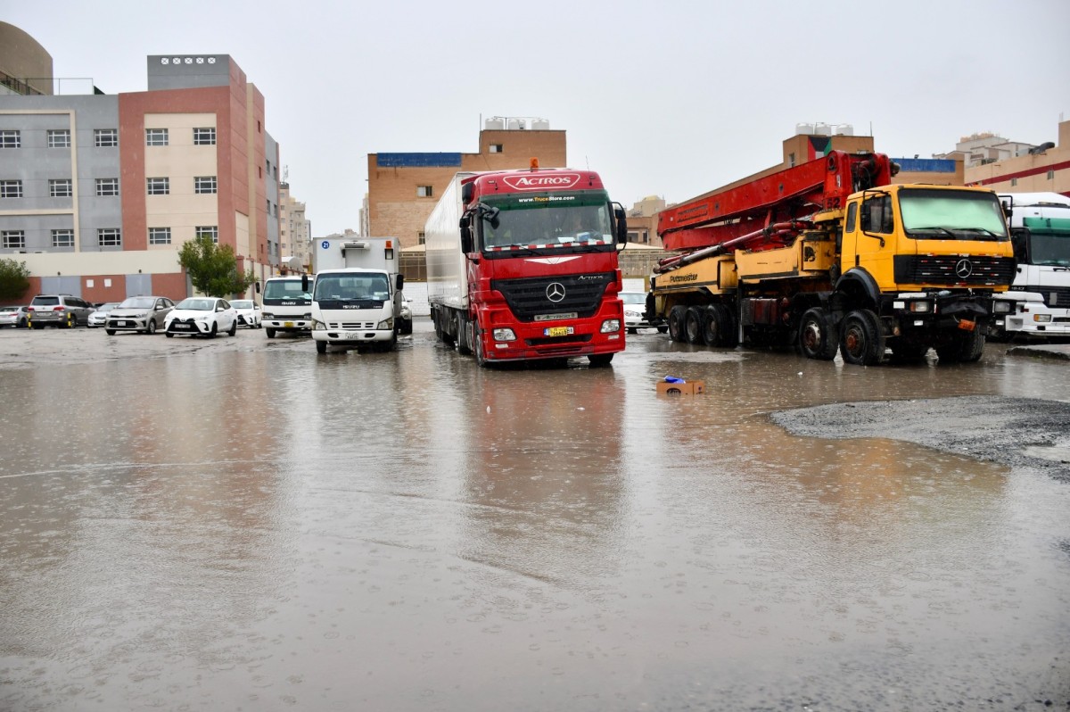 'التعليم أونلاين' في المدارس المتضررة من الأمطار