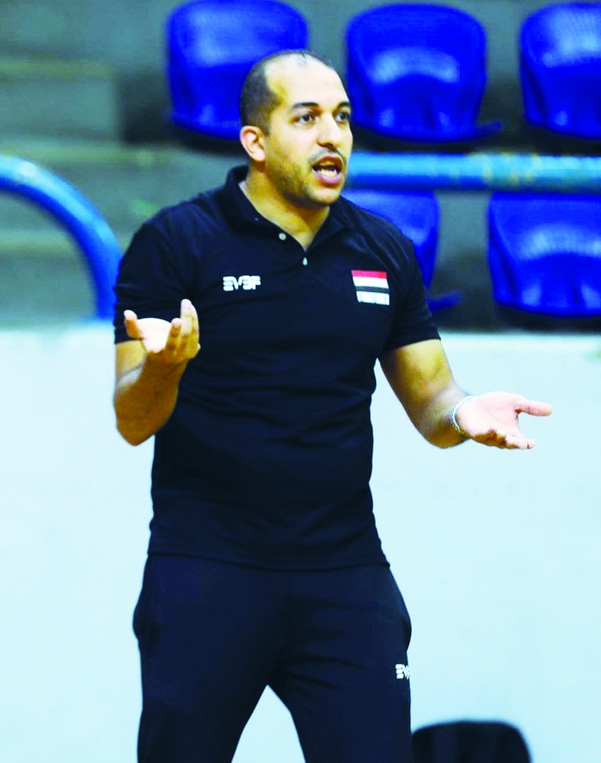 منسي: مدرب مصري ومحترفان لـ'طائرة الصليبخات'