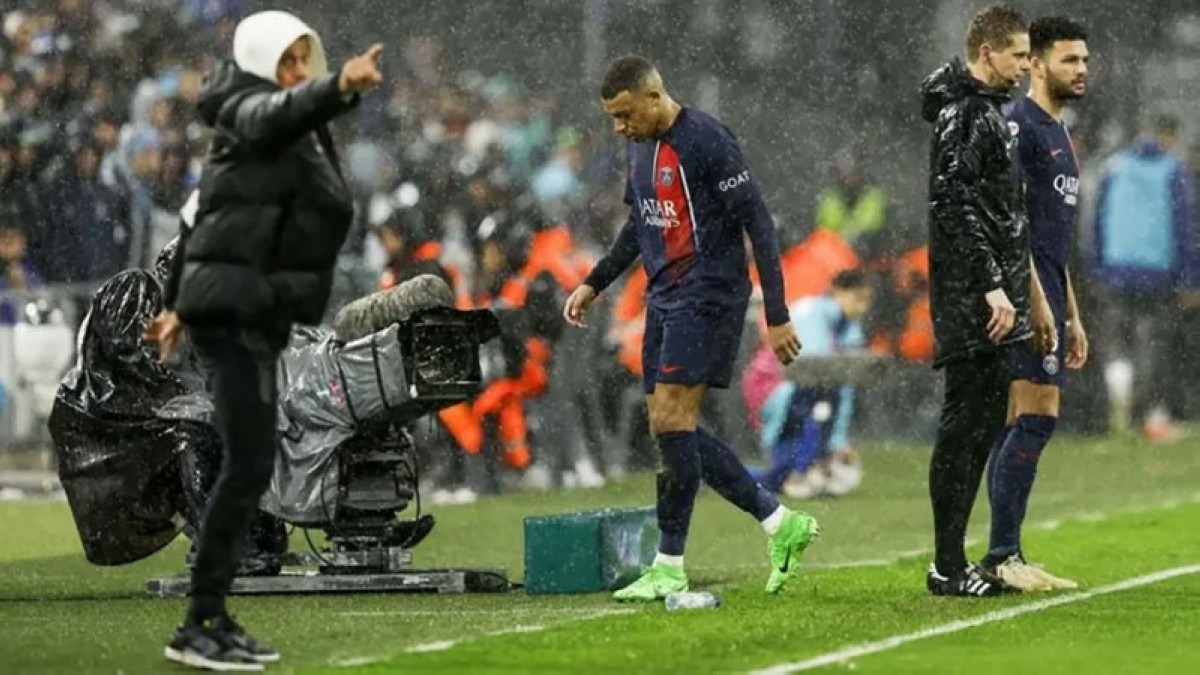 مبابي يثير 'قلق' ريال مدريد.. وبيريز يستنجد بـ'والدته'