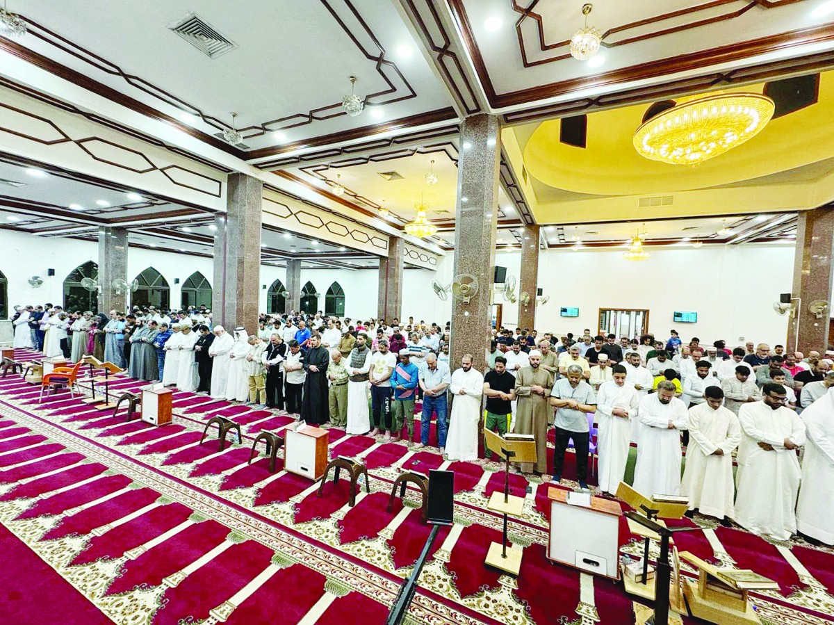 المراكز الرمضانية أحيت ليلة الـ 24 بالصلاة والدعاء