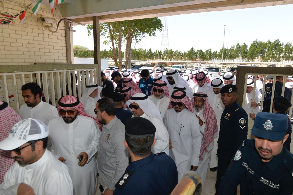 الدائرة الخامسة: كثافة على أبواب اللجان .. وكبار السن أول الحاضرين