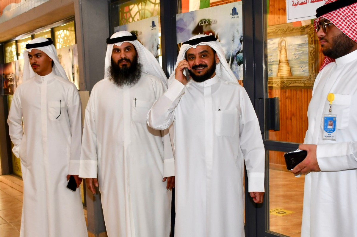 الدائرة الخامسة..طوابير ممتدة وزخم شبابي للاقتراع في صباح السالم