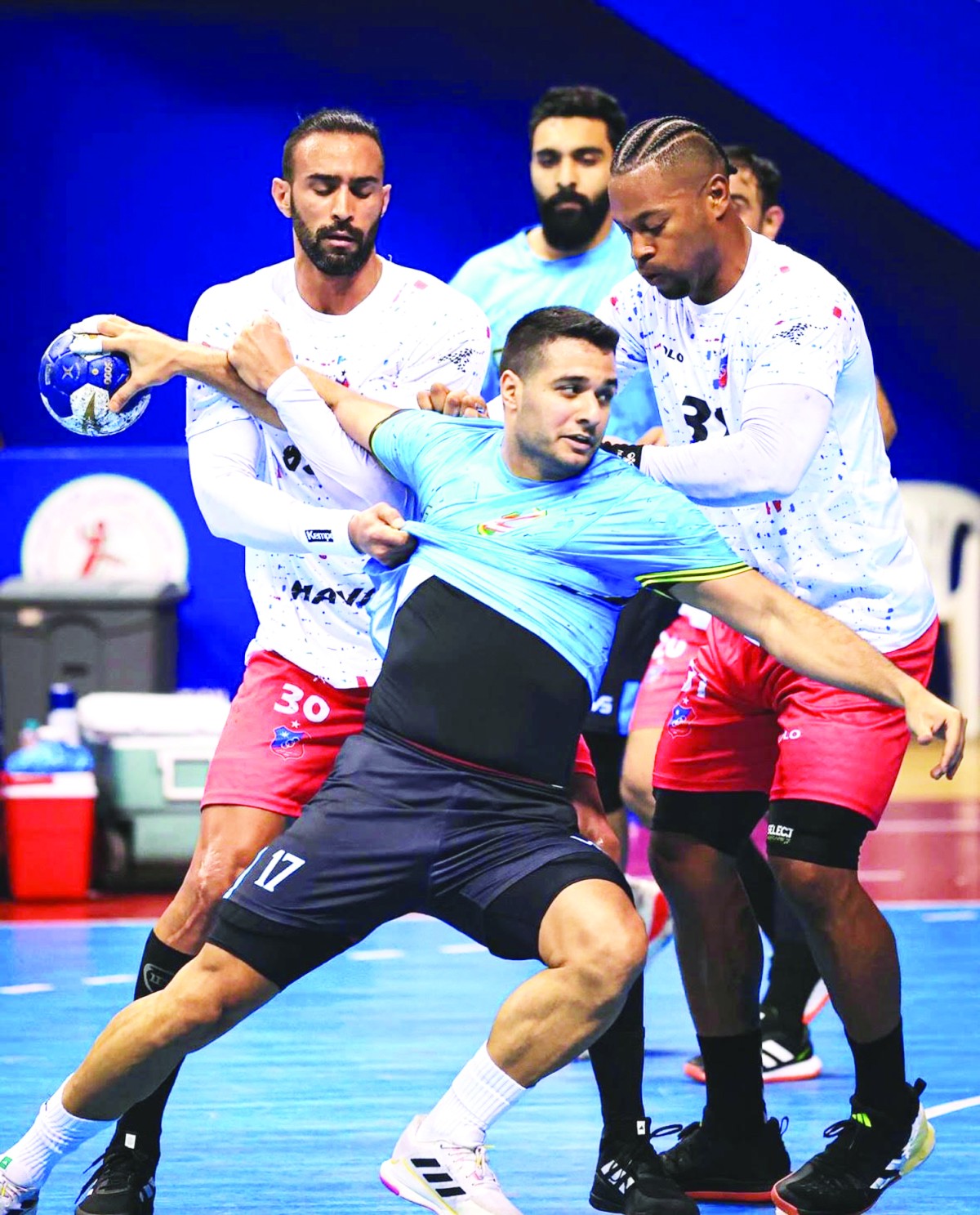 'يد العميد' أوقف زحف 'السماوي' وكاظمة تغلب على برقان