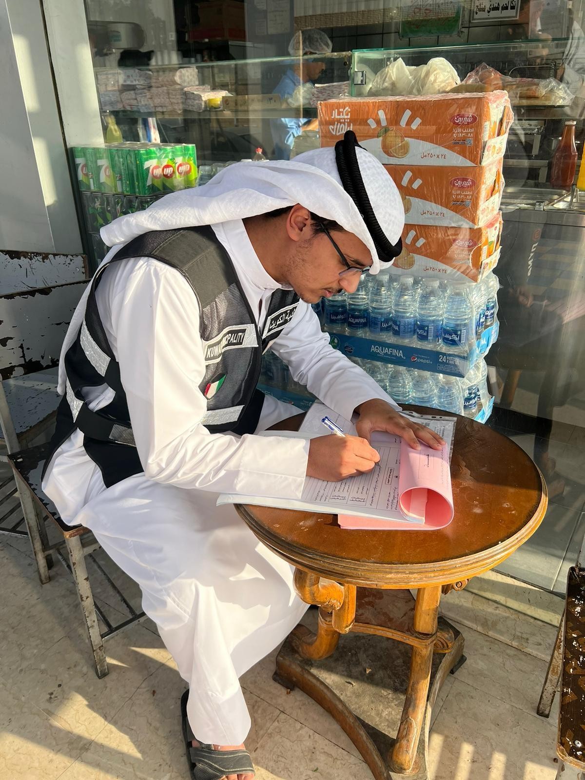 البلدية: إغلاق 4 محلات في الأحمدي وتحرير 46 مخالفة