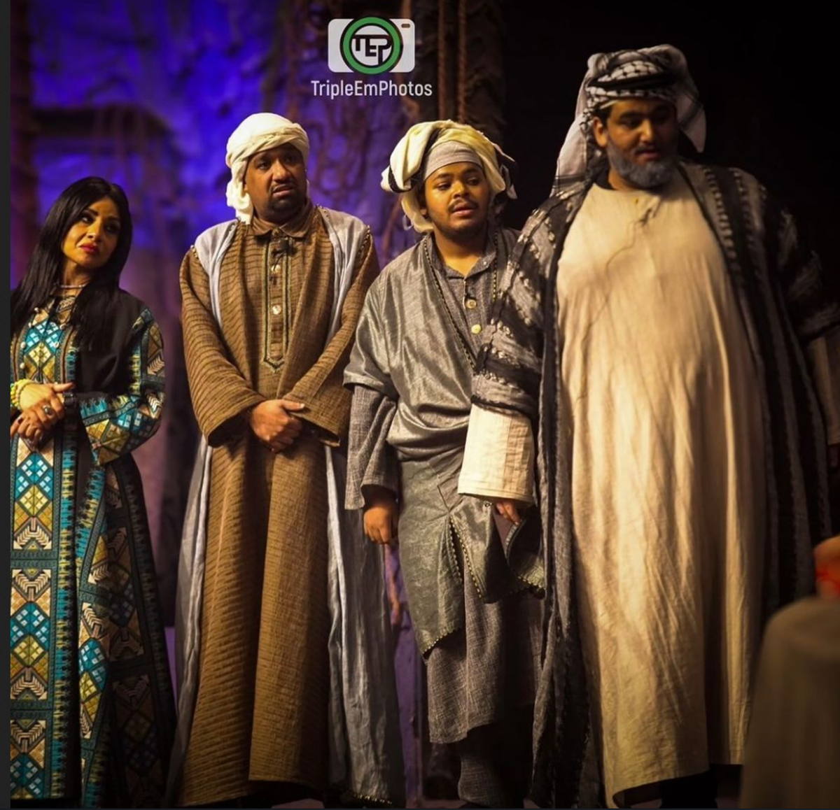 الفوضى تعم المسرح بعدما تحولت العروض إلى 'فيديو كليب'