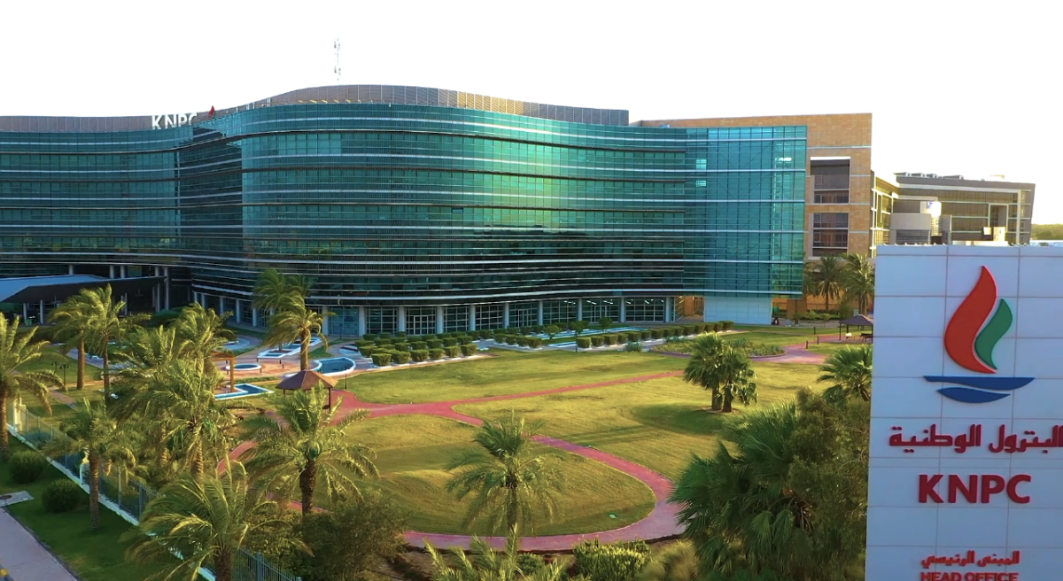 'مؤسسة البترول' توافق على دمج مصنعي  الغاز المسال مع'البترول الوطنية'