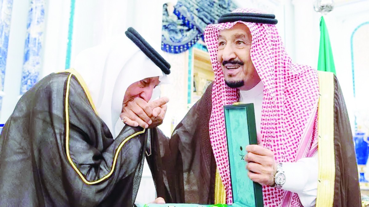 'صقر الرجاجيل' إهداء للملك سلمان من الأمير خالد الفيصل