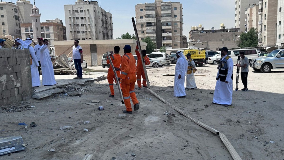 البلدية : ازالة 85 مظلة تعدي على أملاك الدولة في محافظة الفروانية