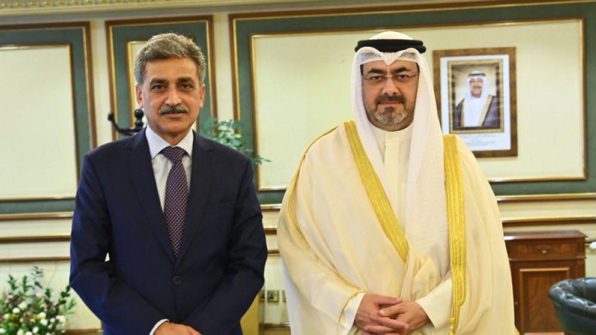 محافظ العاصمة يستقبل سفير جمهورية باكستان الإسلامية لدى دولة الكويت