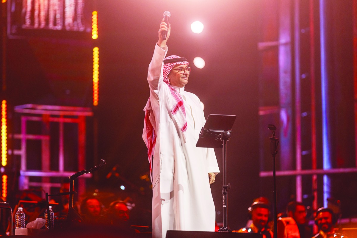 عبدالمجيد عبدالله حلق في 'أرينا الكويت' وملأ المسرح بهجة