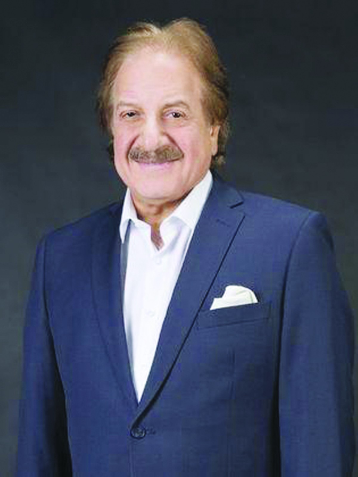 نجوم الفن: 'نحن عصاك اللي ما تعصاك يا صاحب السمو'