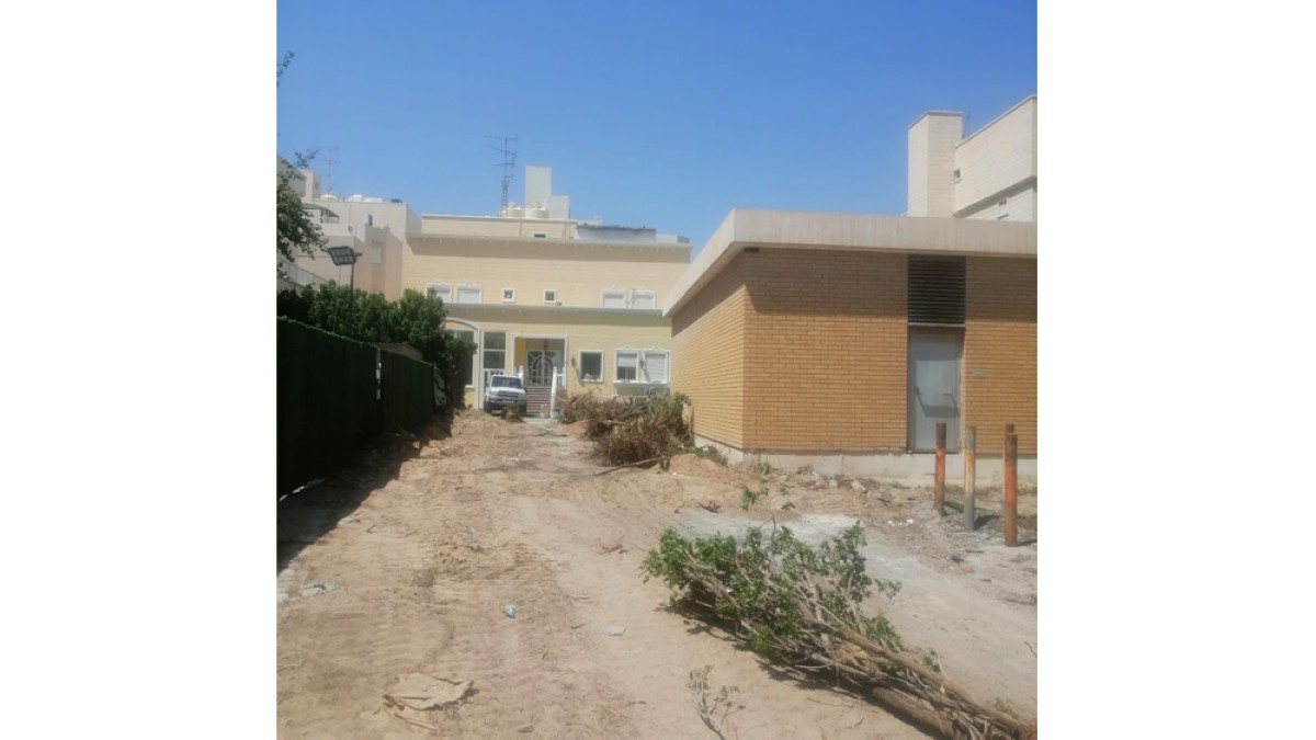 البلدية : ازالة حديقة وتعدي على أملاك الدولة في مبارك الكبير