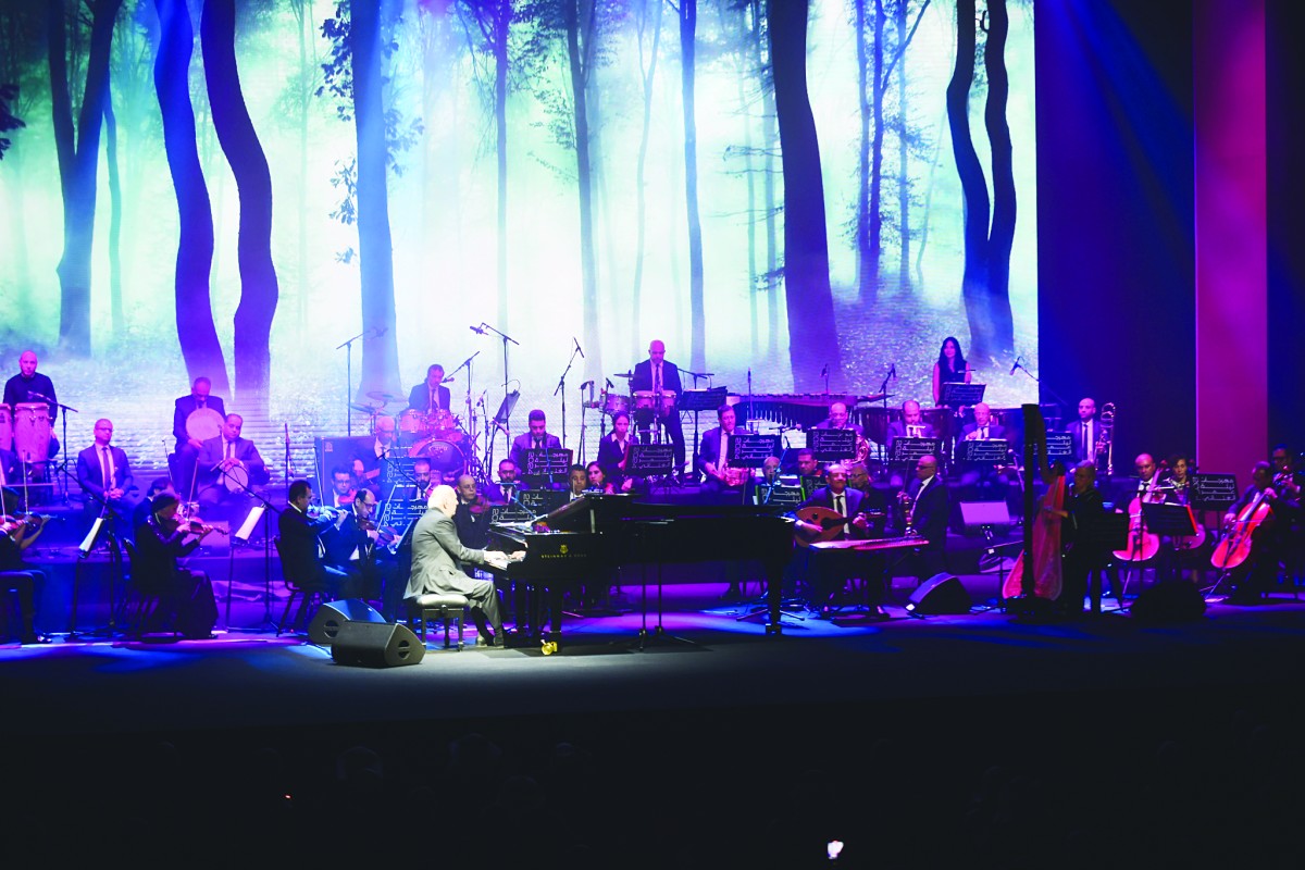 عمر خيرت ينثر سحر الموسيقى في مركز الشيخ جابر الثقافي