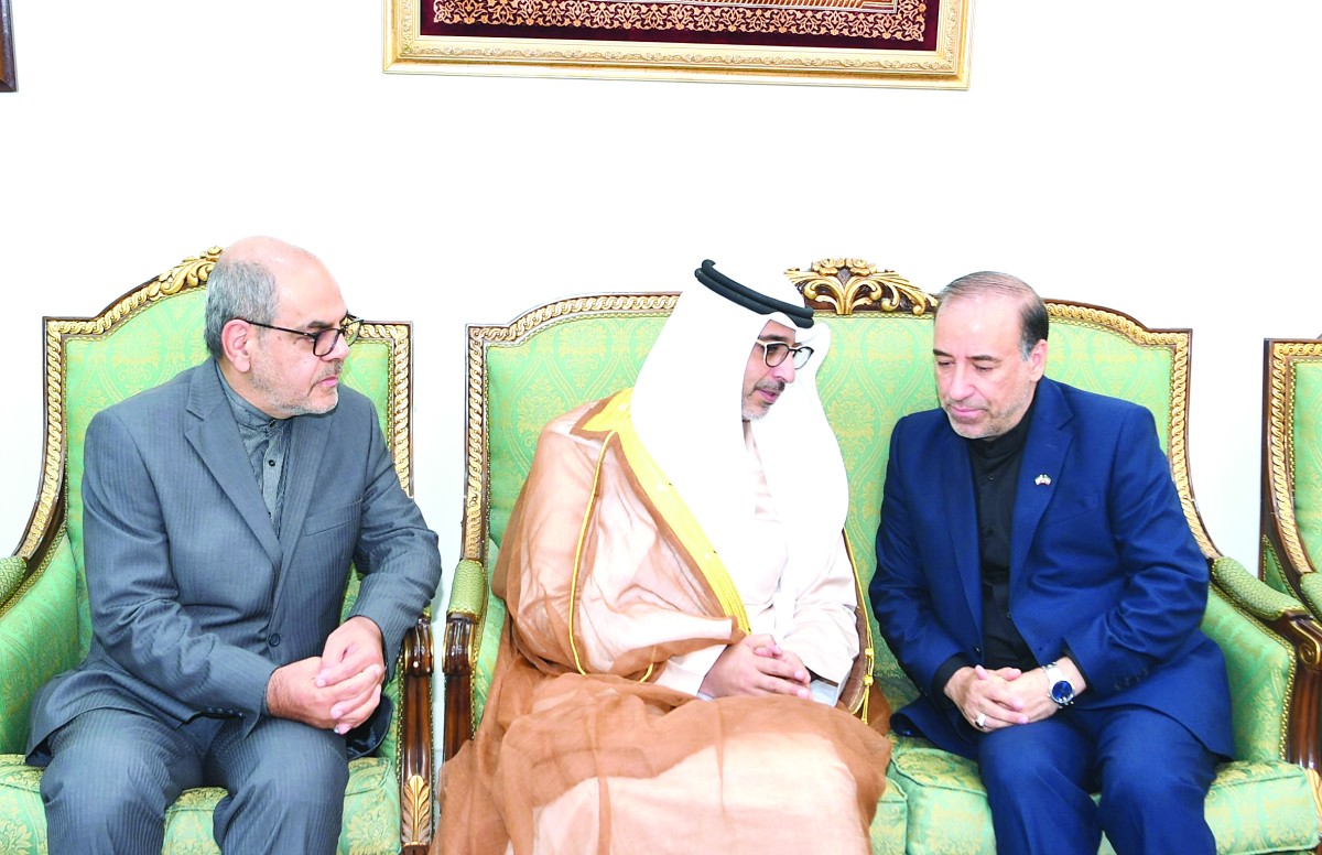 وزير 'الديوان' نقل تعازي الأمير بوفاة رئيسي