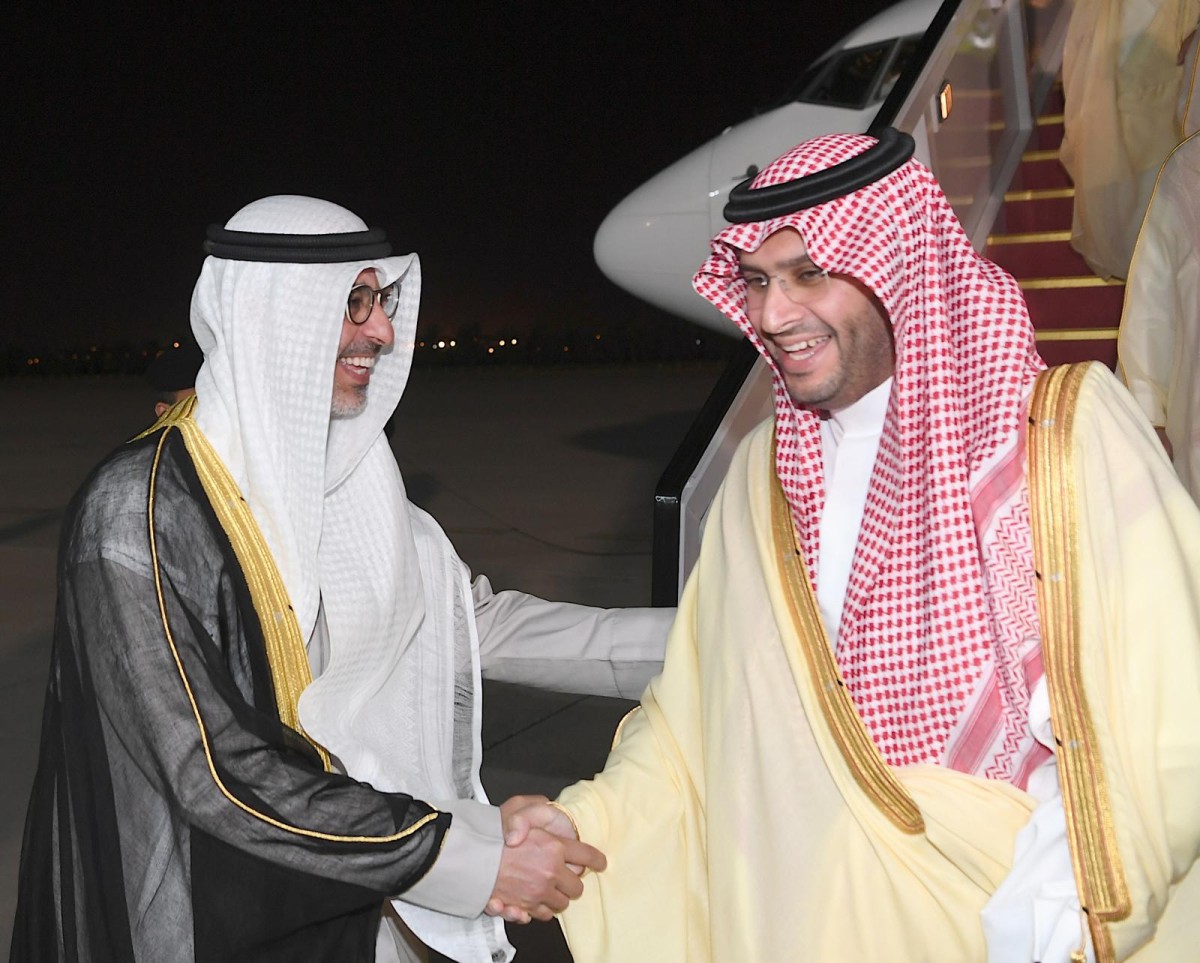 الامير تركي بن محمد يصل البلاد في زيارة رسمية