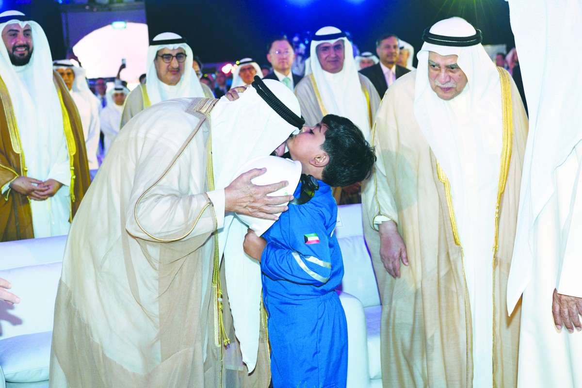 الأمير أدار 'العَجَلة' إيذاناً بالتشغيل الرسمي لمصفاة الزور