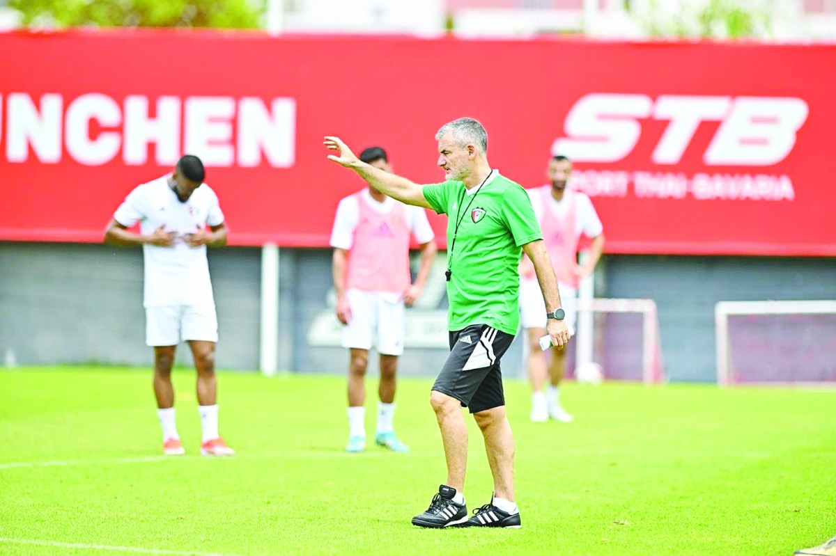 'الأزرق' يواصل تدريباته في بانكوك