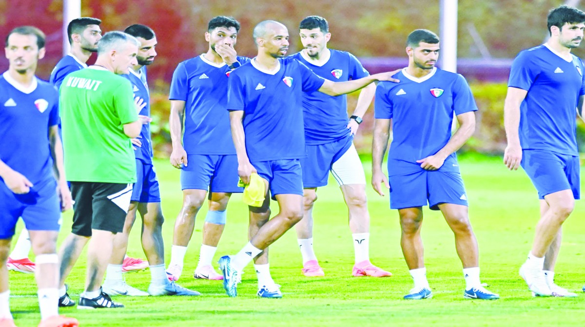 'الأزرق'... ضيف ثقيل على الهند
