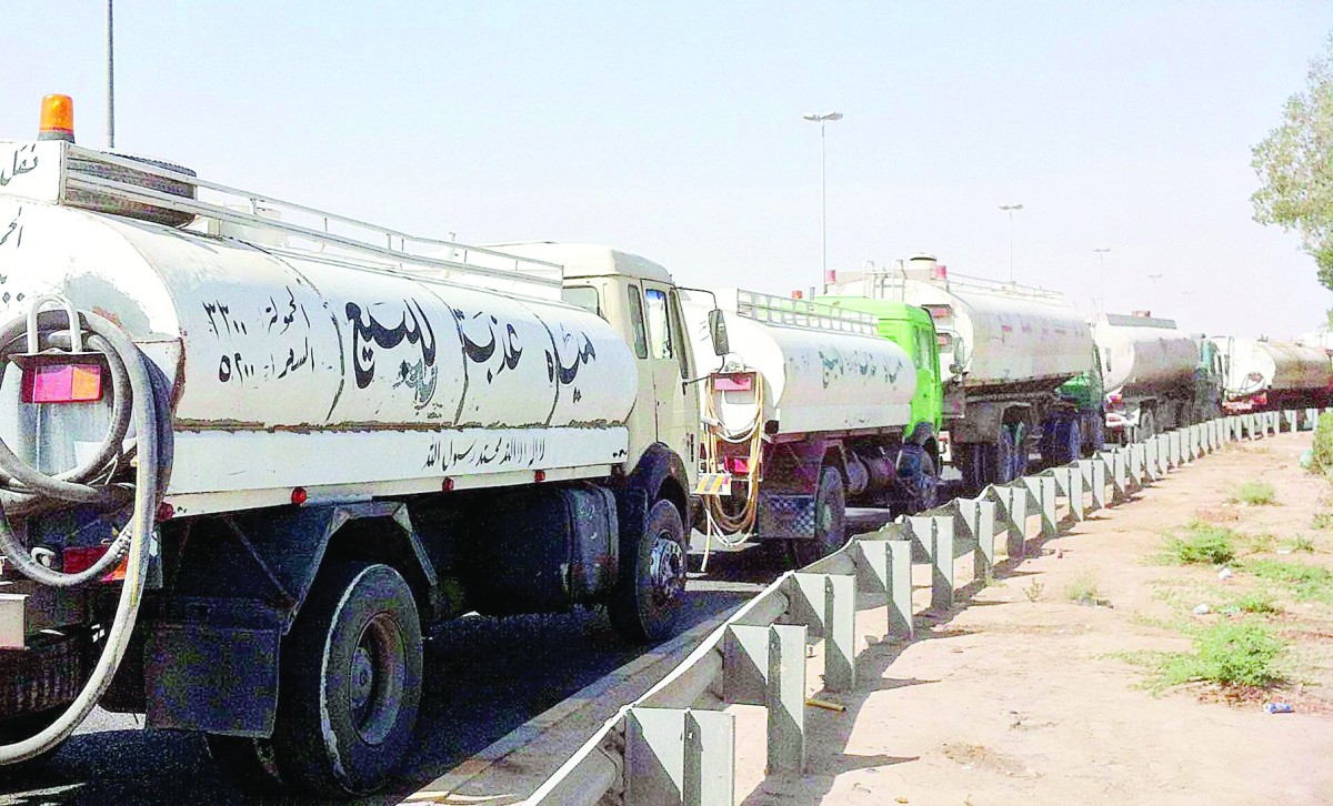 سوق سوداء تتلاعب بأسعار المياه في المطلاع ...والدرب بـ 15 ديناراً!