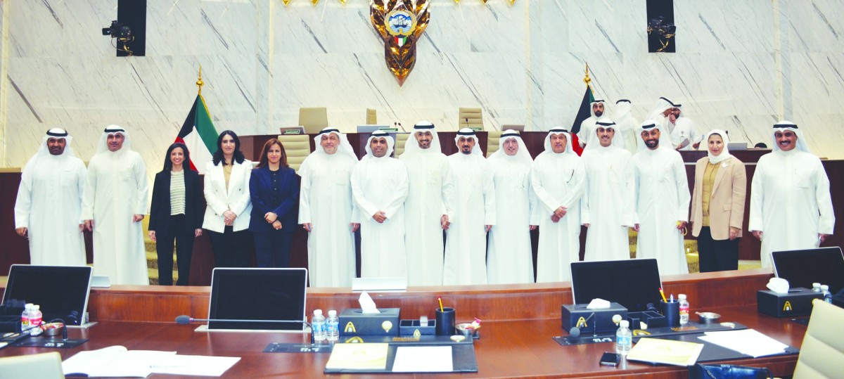 'البلدي' يدشن دور انعقاده الثالث ويشكل لجانه الرئيسية بالتزكية