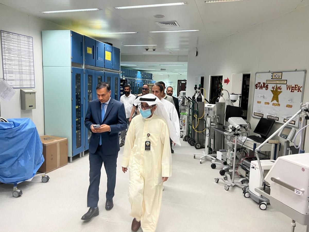 السفير الهندي زار مصابي حريق المنقف