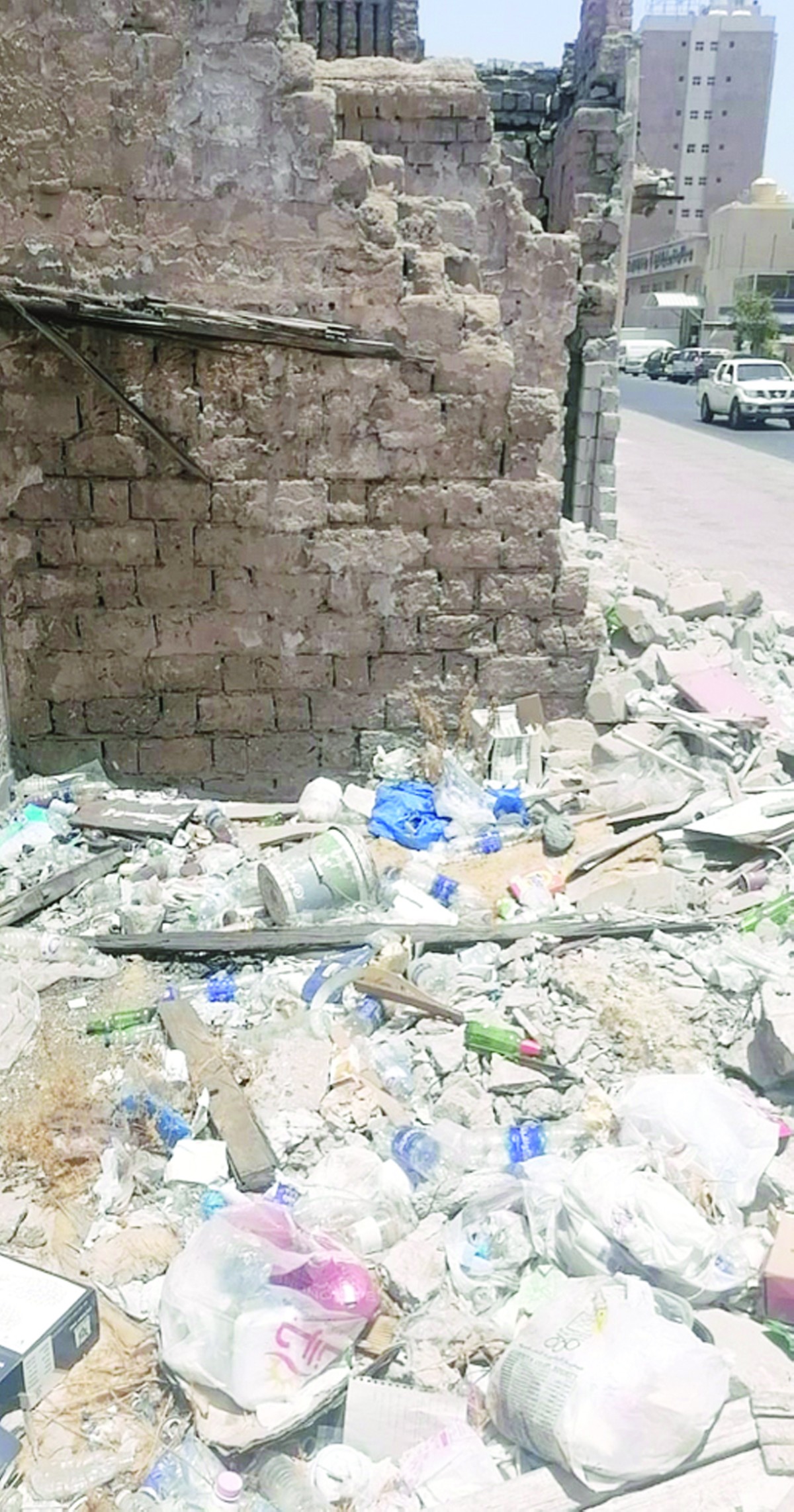 البيوت المهجورة... قنبلة موقوتة!