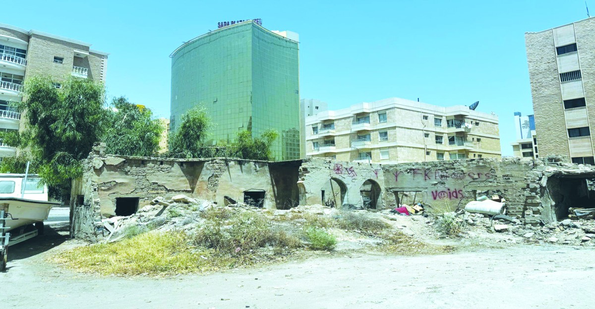 البيوت المهجورة... قنبلة موقوتة!