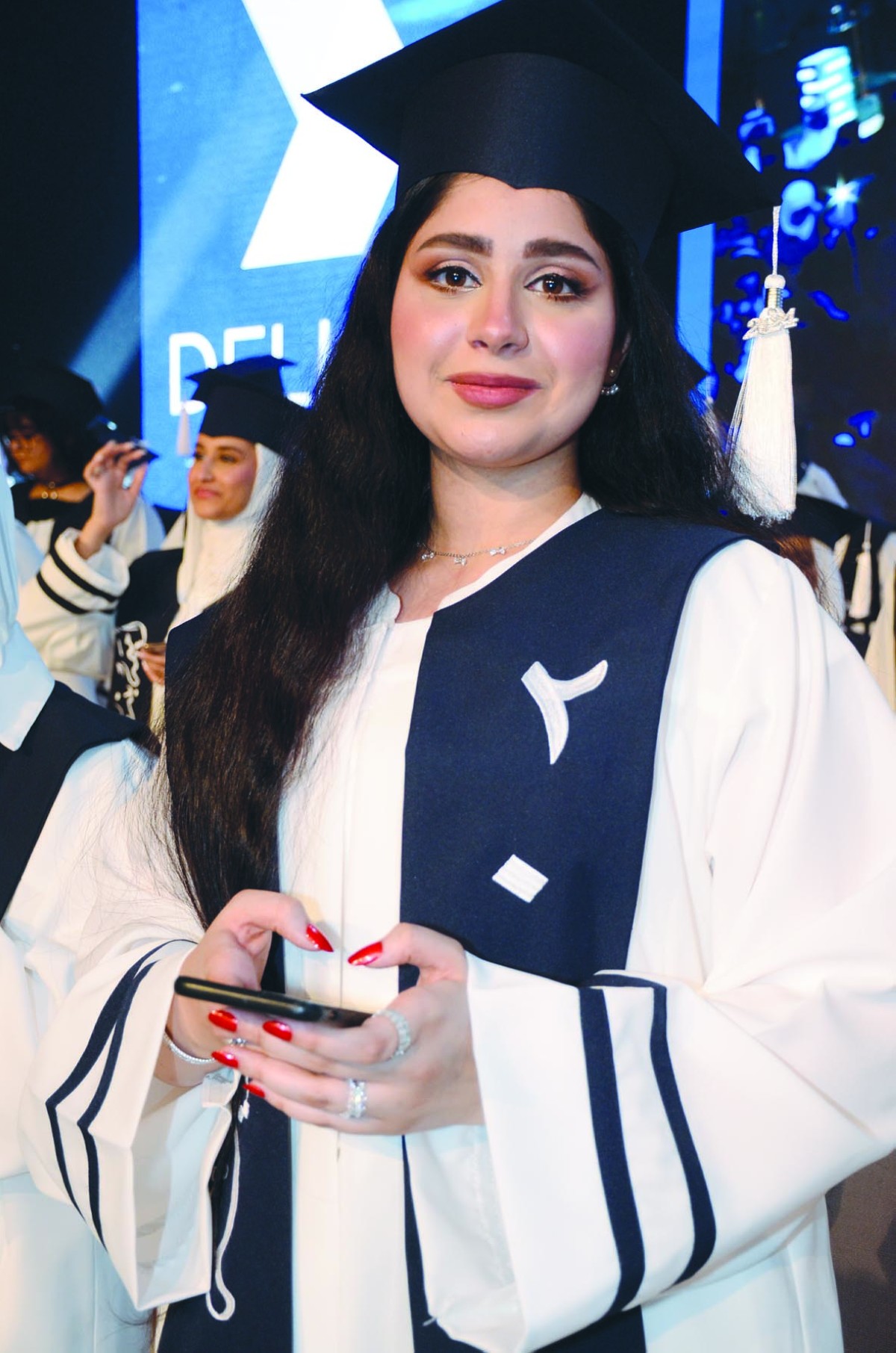 طالبات 'السالمية' و'أميمة بنت ربيعة' قطفن ثمار جهودهن ... تخرجاً