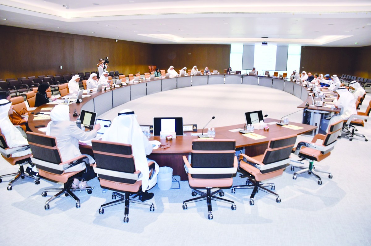 ورشة 'الحلول المستدامة' بحثت استخدام الإطارات التالفة في معالجة حفر الشوارع