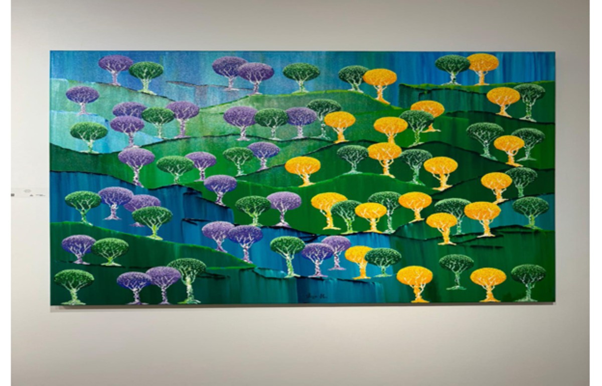 التشكيلية الكويتية لينا حجازي ... ترسم بنبض الطبيعة