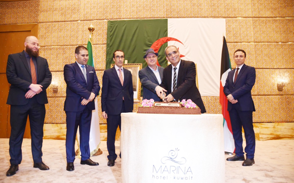 السفير الجزائري الجديد يقدم نسخة  من أوراق اعتماده إلى وزير الخارجية اليوم