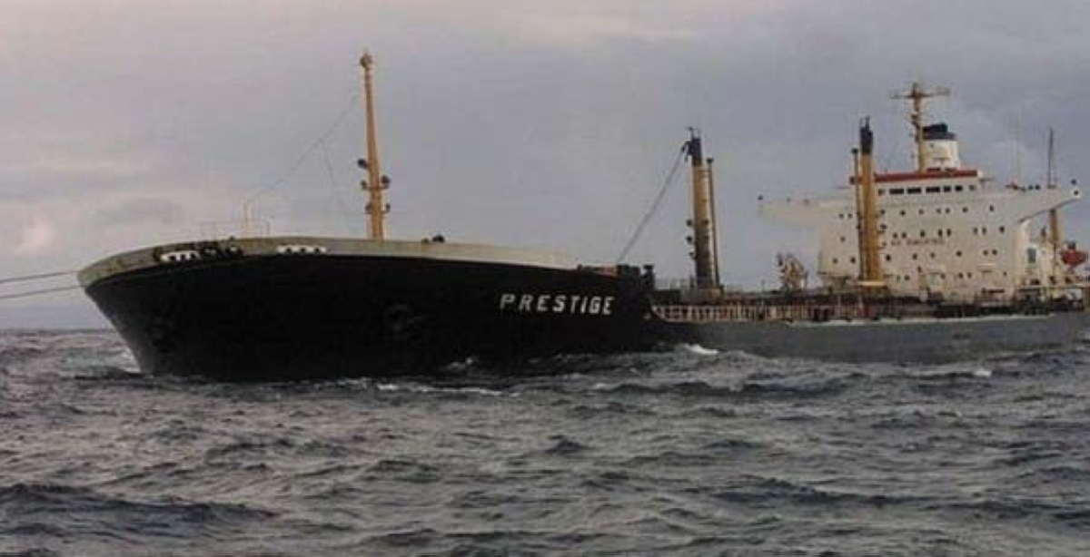 غرق سفينة 'برستيج فالكون'  لم يؤثر على إمداد النفط الكويتي لمصفاة الدقم