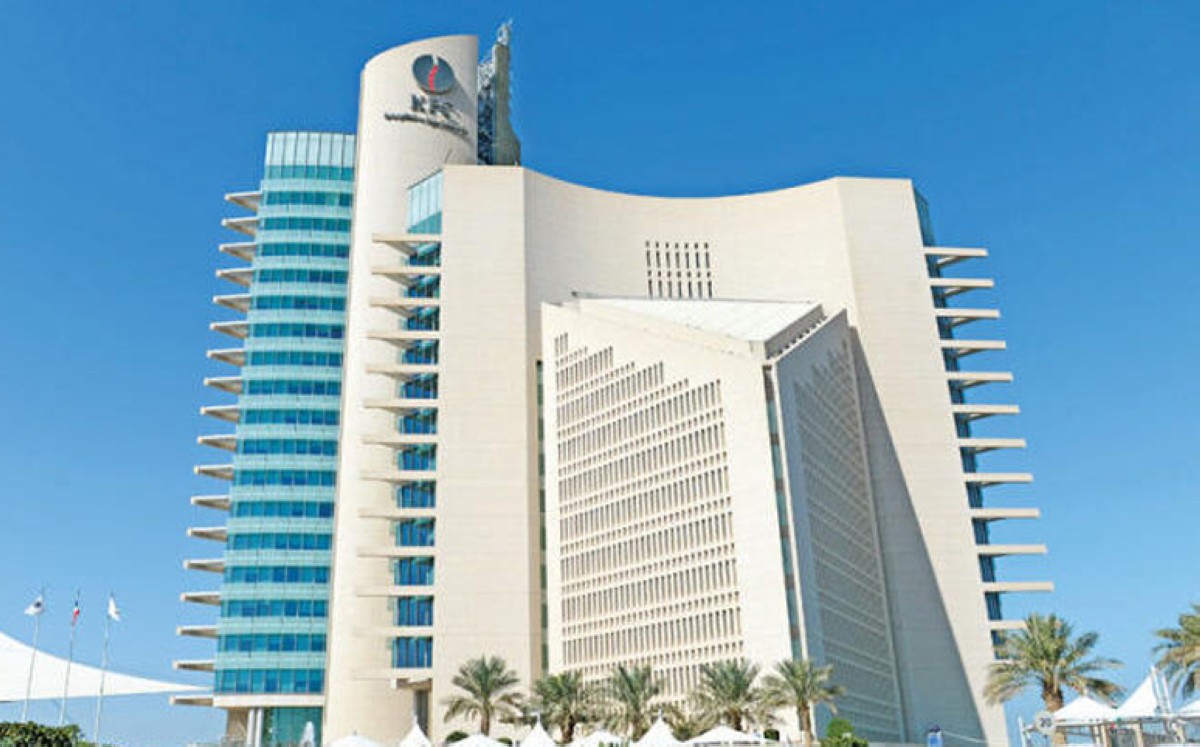 'مؤسسة البترول' تُرشِّد الإنفاق لتفادي خسائر الإيرادات