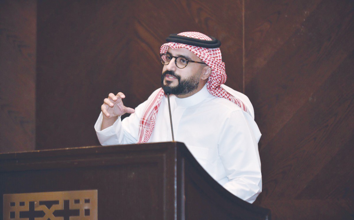 السعوديان الهميلي وبن يوسف... أنشدا شعرهما للحياة والخيال