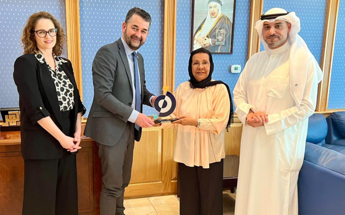 الحمود بحثت ووفد من جامعة أوتاغو  التعاون الأكاديمي