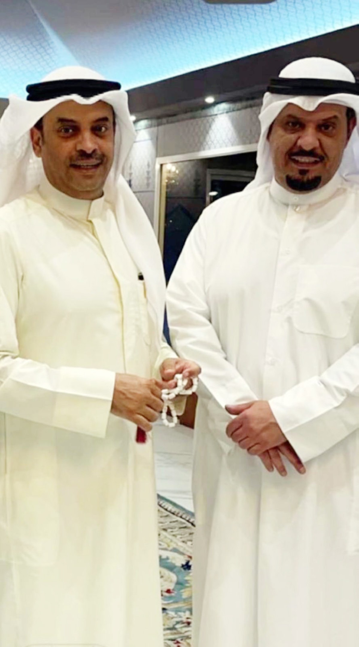 صطام الجلال يحتفي بشفاء عبدالعزيز الحساوي