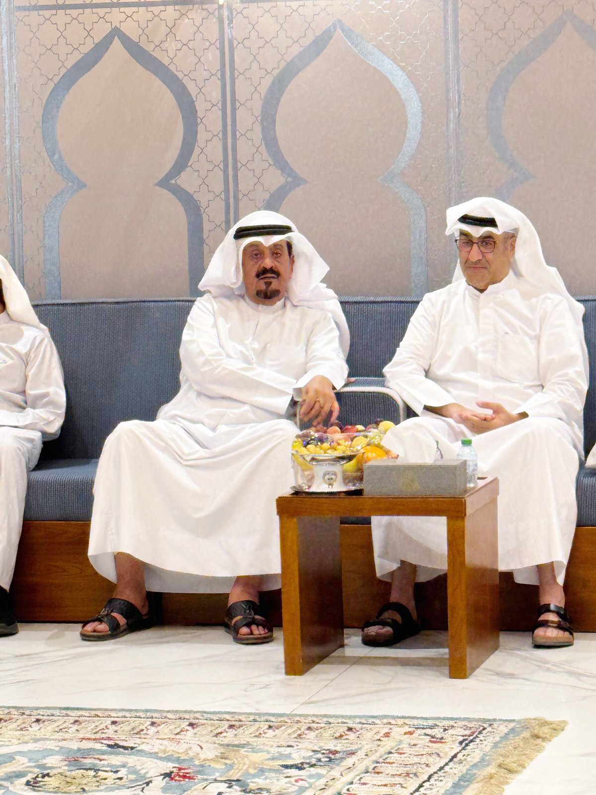 صطام الجلال يحتفي بشفاء عبدالعزيز الحساوي