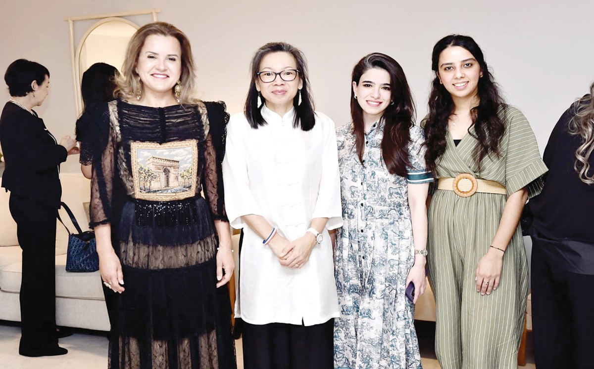 سفيرة فرنسا تودِّع الكويت بـ'ديوانية نسائية' حاشدة