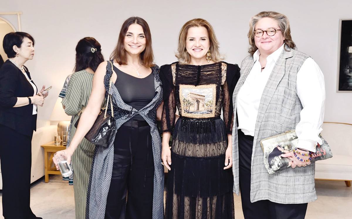 سفيرة فرنسا تودِّع الكويت بـ'ديوانية نسائية' حاشدة