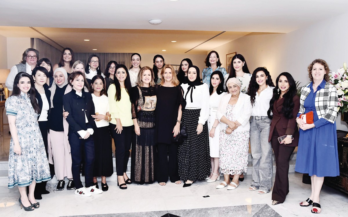 سفيرة فرنسا تودِّع الكويت بـ'ديوانية نسائية' حاشدة