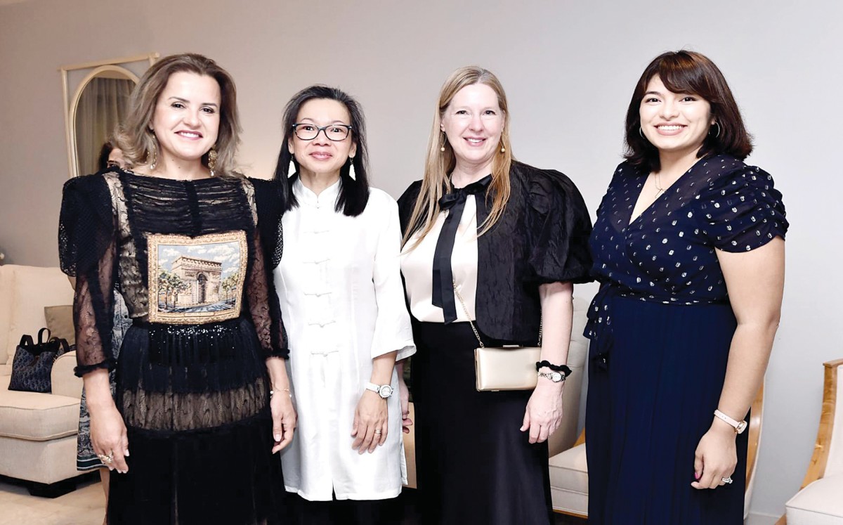 سفيرة فرنسا تودِّع الكويت بـ'ديوانية نسائية' حاشدة