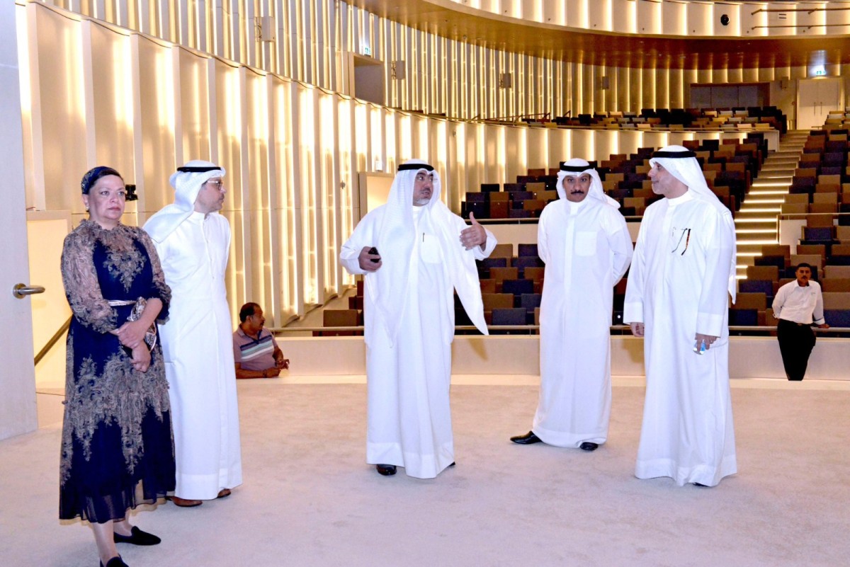 المجلس الوطني للثقافة يتفقد مسرح الدانة في جامعة الكويت