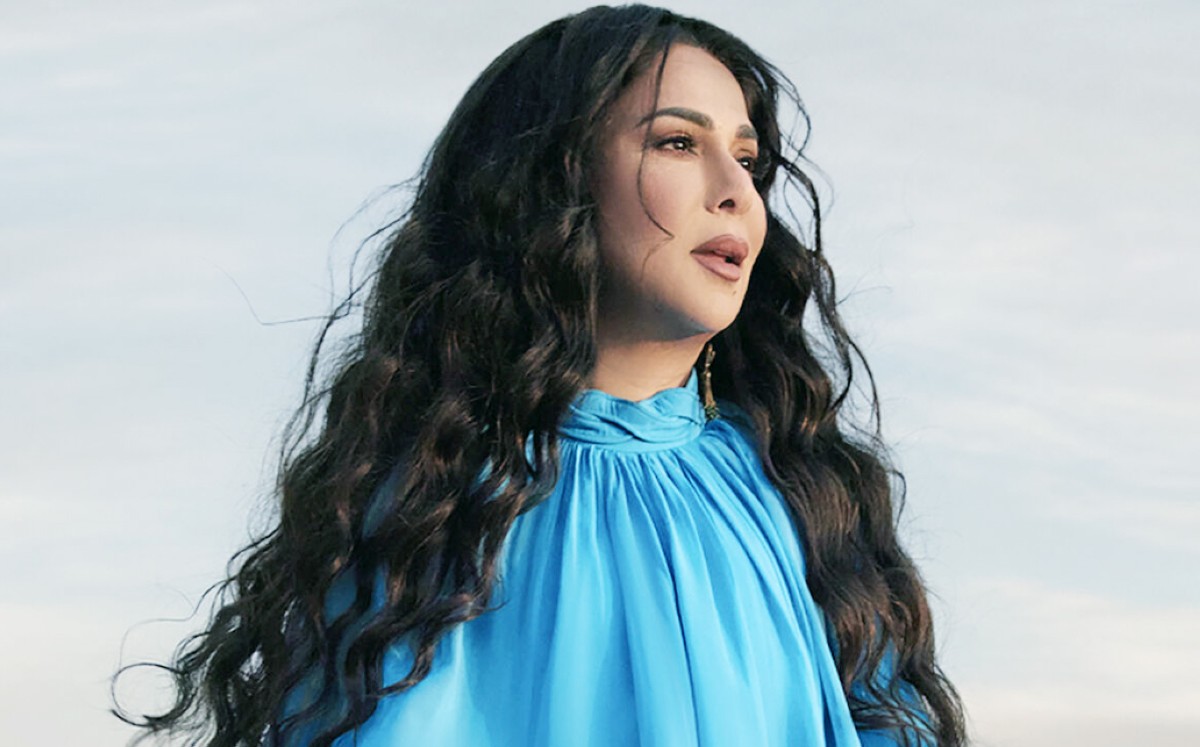 نوال تبارك للمطرف زواجه