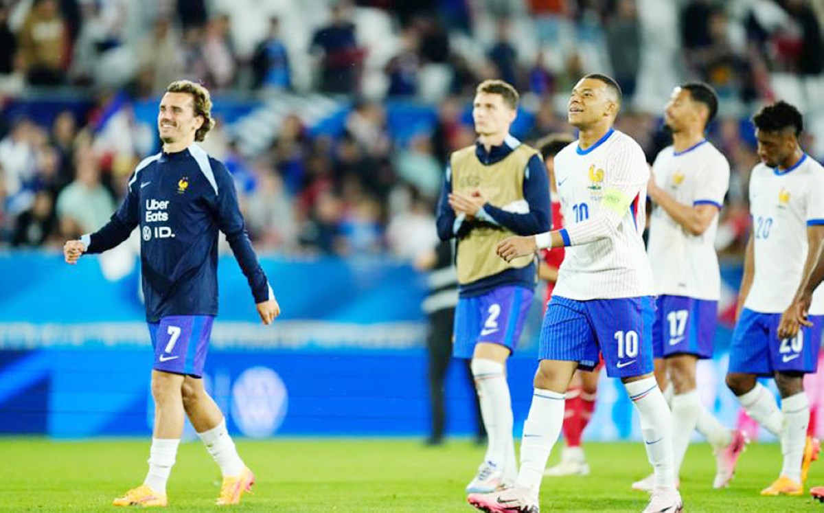 معركة باريس... بين الأزوري والديوك