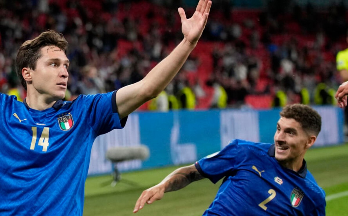 معركة باريس... بين الأزوري والديوك