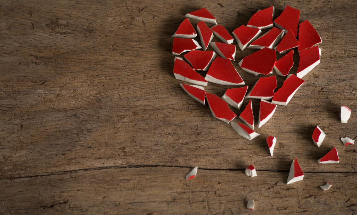 'حزن وقلق وصدمة'... تعرفوا على أسباب متلازمة القلب المكسور