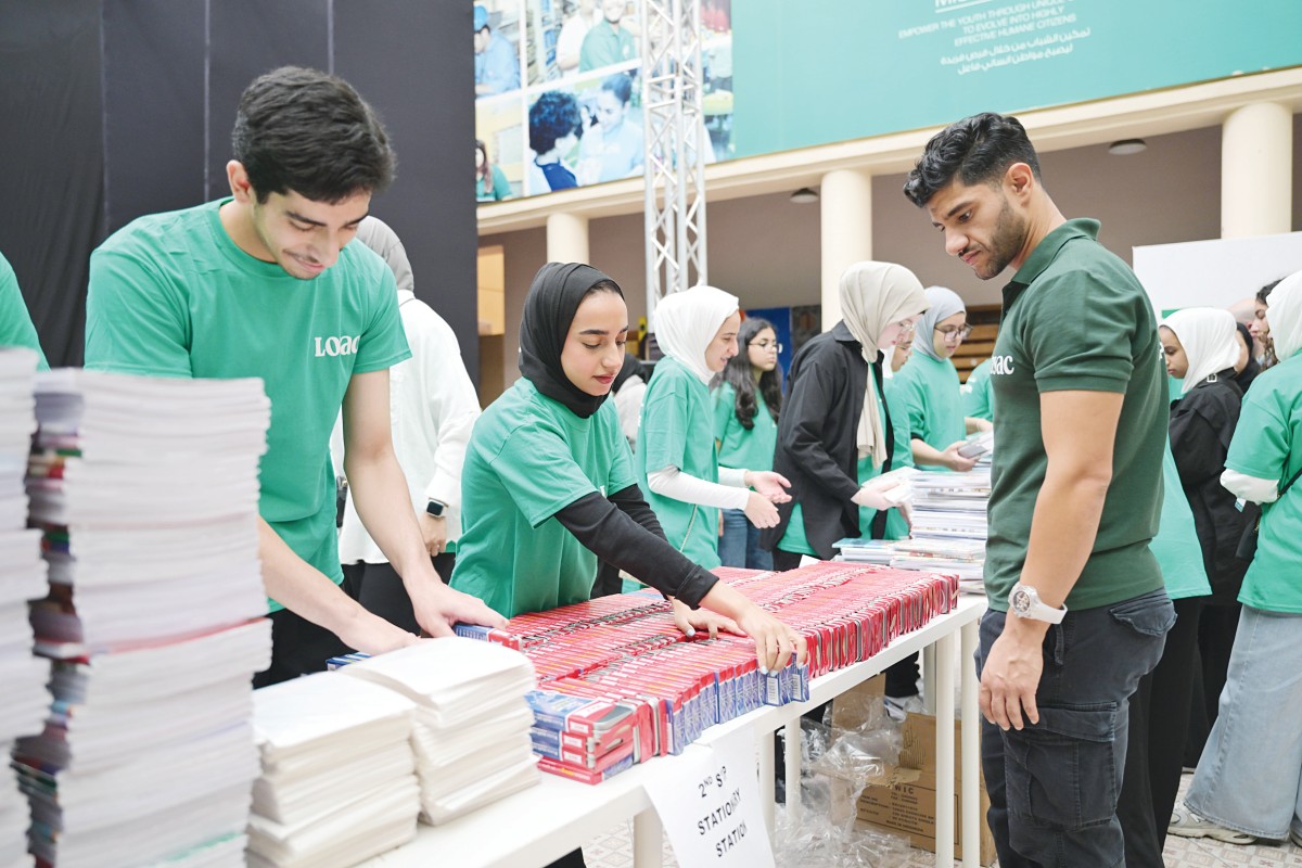 'لوياك' وزّعت حقائب مدرسية على 160 طفلاً