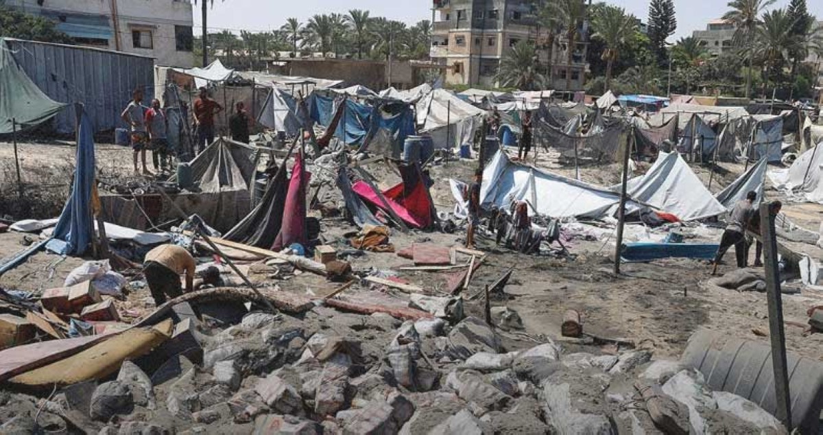 العدو يقصف خيمة نازحين في خان يونس